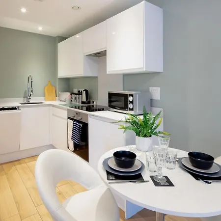 Alison Court - Urban Apartment