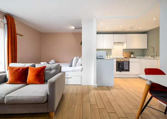 Alison Court - Urban Бристоль