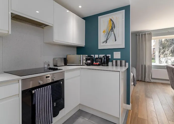 Alison Court - Urban