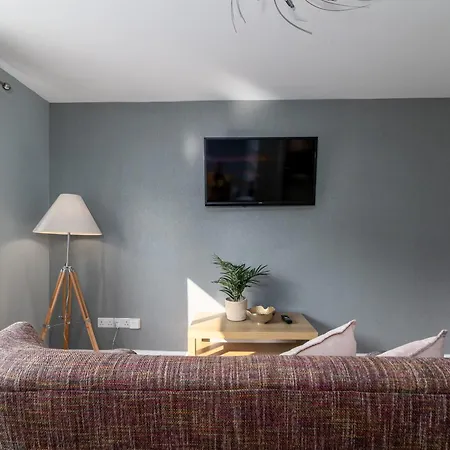 Alison Court - Urban Apartman
