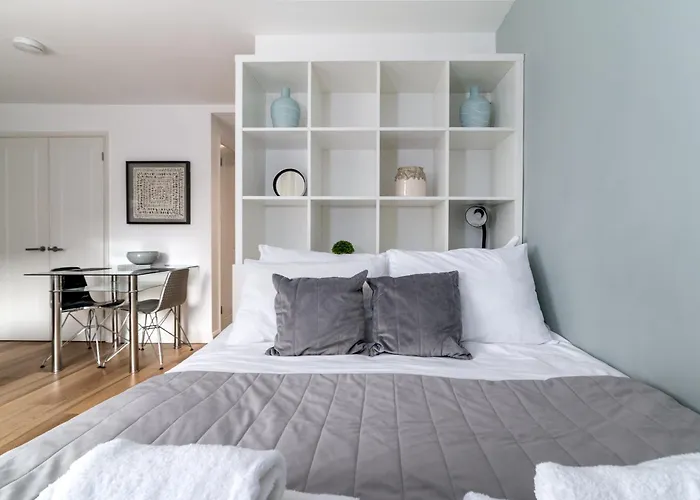 Alison Court - Urban Apartment Bristol