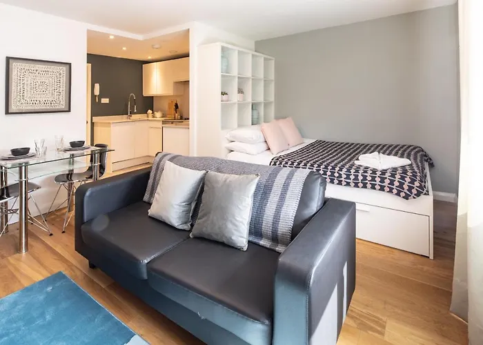 Apartment Alison Court - Urban